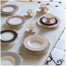 Carica l&#39;immagine nel visualizzatore di Gallery, Piatto Fondo Madame de Récamier - Mathilde M.

